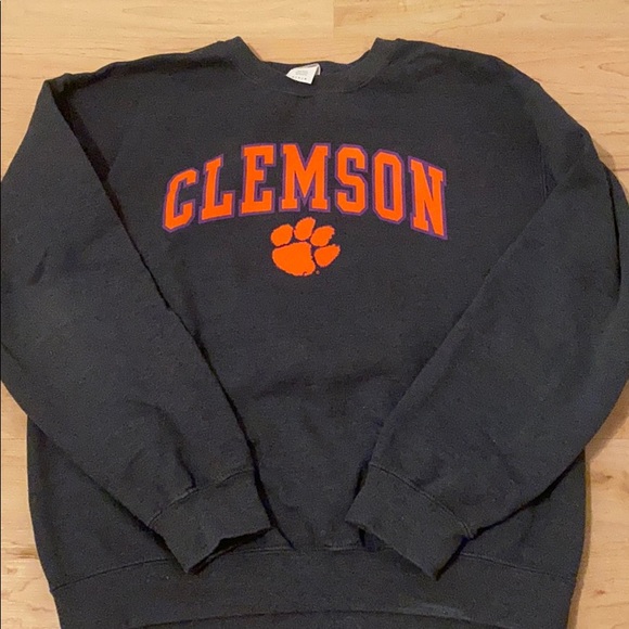 Gildan Tops - Clemson crewneck